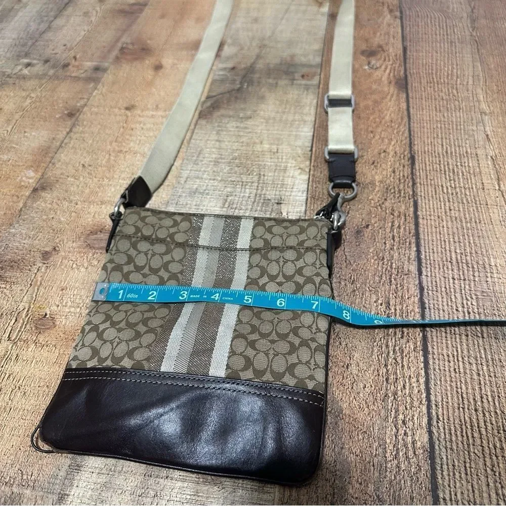 Coach signature swing n crossbody brown bag